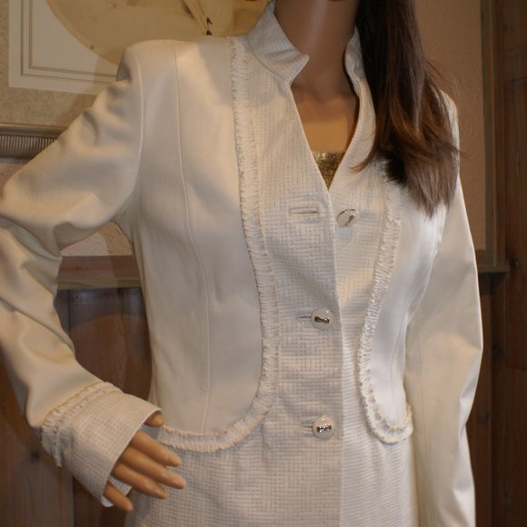 Authentic St John White Leather Suit - Picture 1 of 16